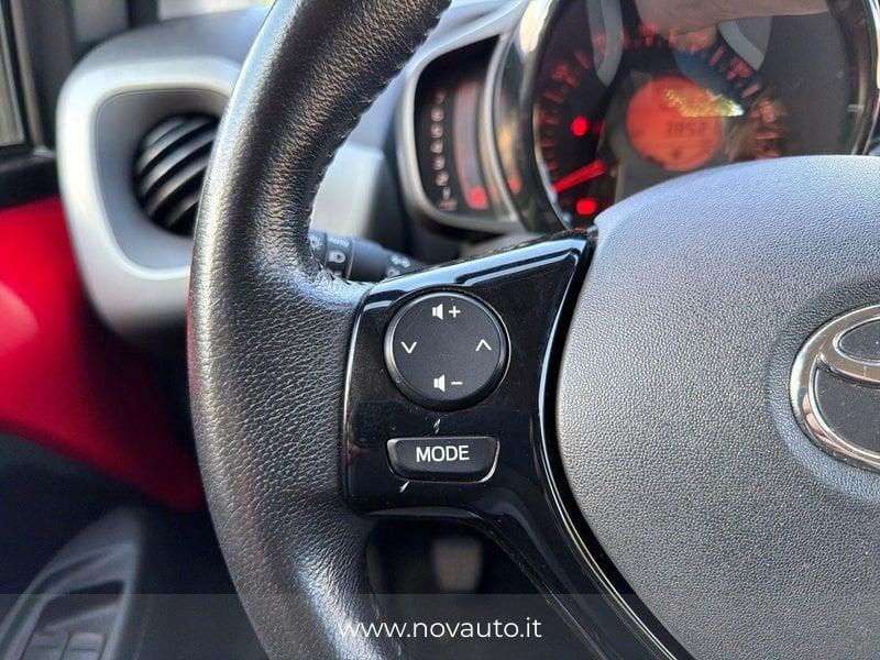 Toyota Aygo Aygo 5p 1.0 x-play my15