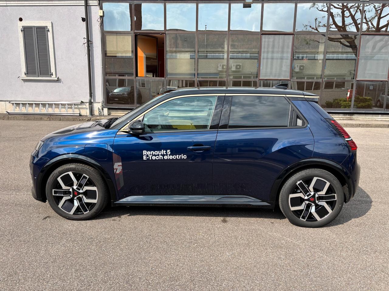 Renault 5 E-Tech Electric Blu