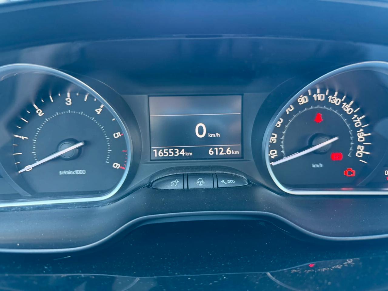 Peugeot 208 1.4 HDi x neopatentati 2012