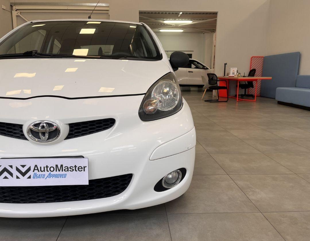 TOYOTA Aygo 1ª serie - Aygo 1.0 12V VVT-i 3 porte Now Connect