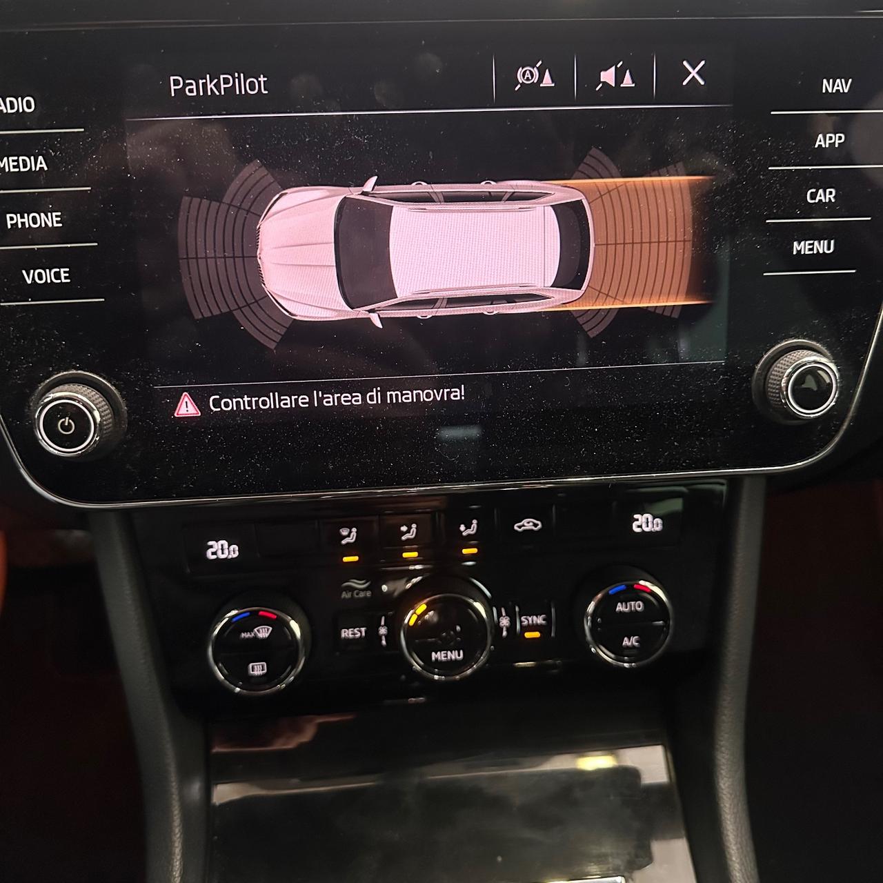 Skoda Superb 2.0 TDI 150 CV SCR DSG Executive