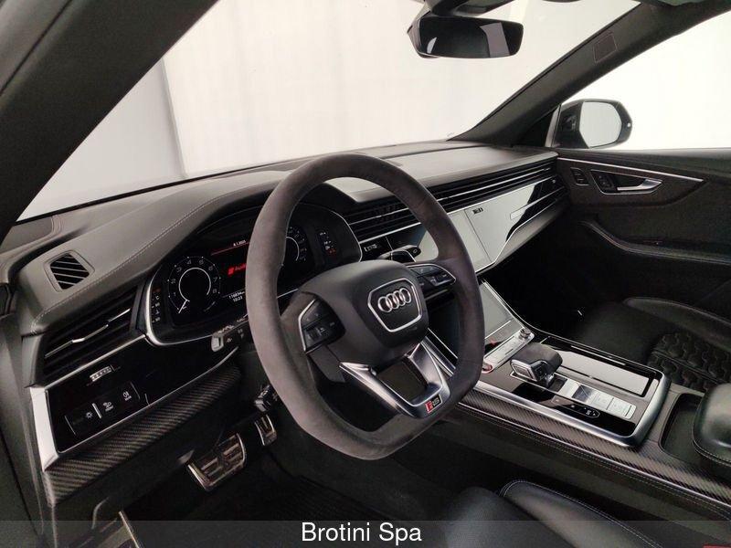 Audi Q8 RS TFSI V8 quattro tiptronic