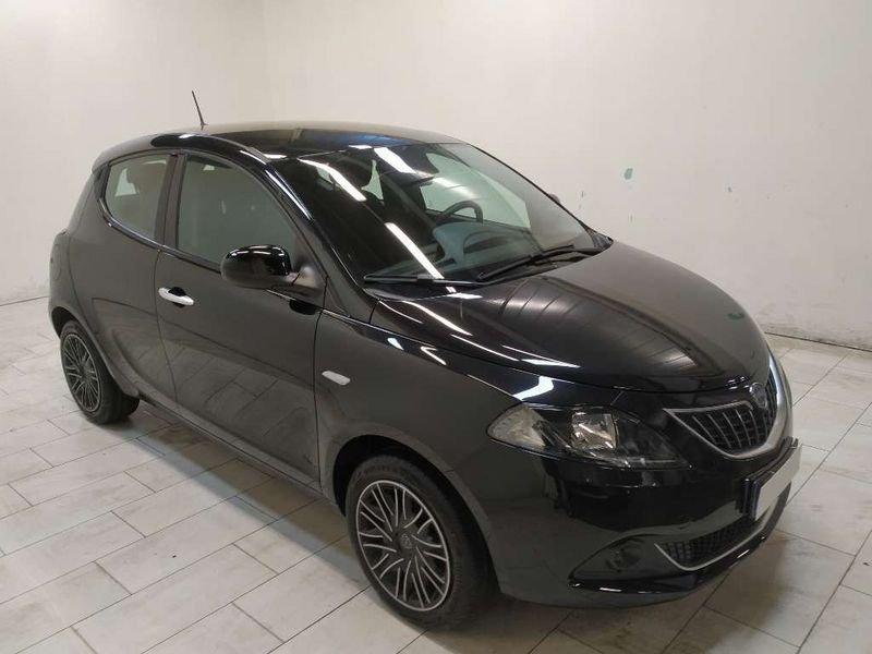 Lancia Ypsilon 1.0 firefly hybrid Gold s&s 70cv