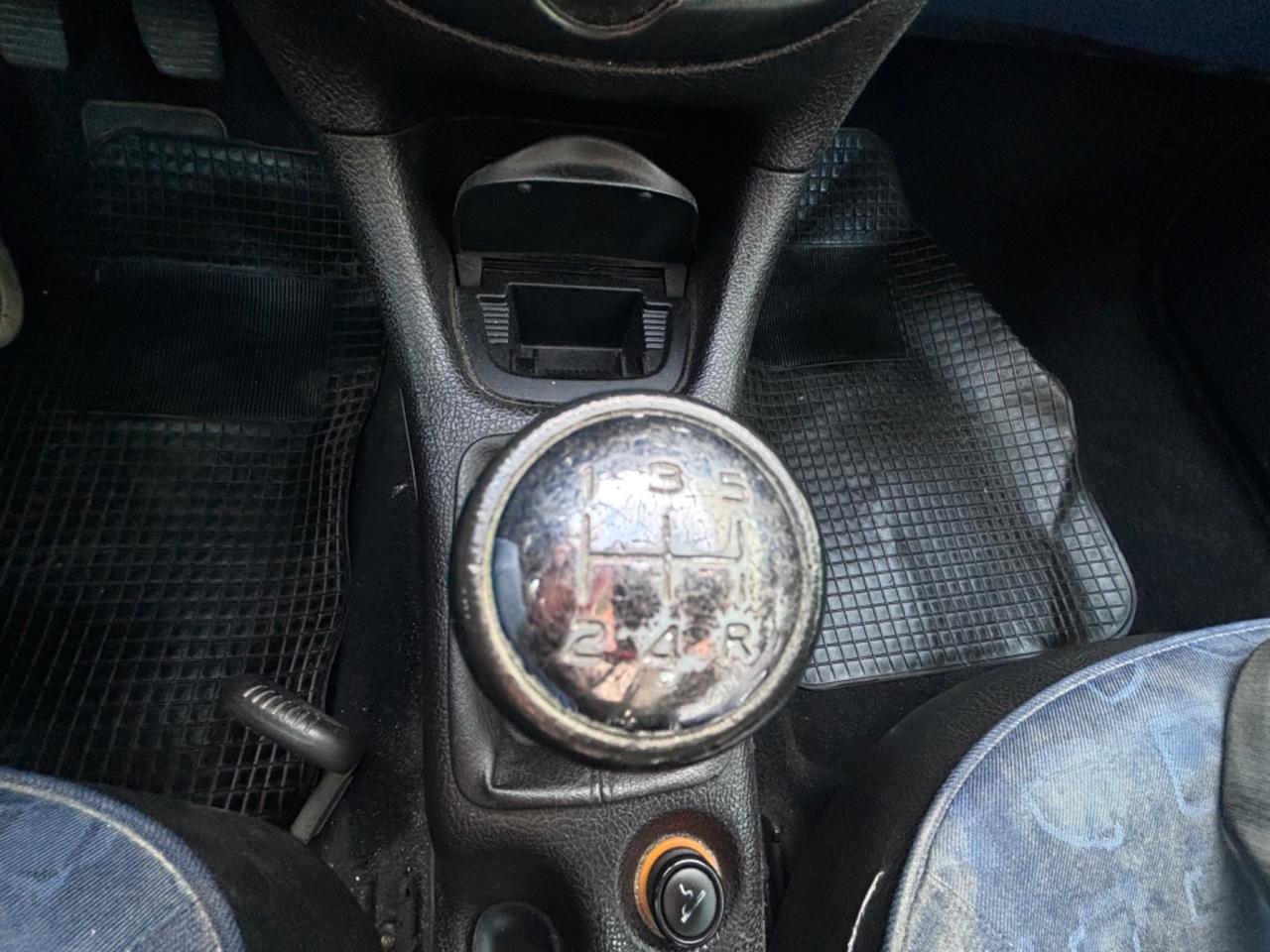 Peugeot 206 1.1 3p. XR