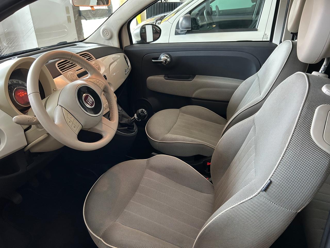 Fiat 500 0.9 TwinAir Turbo LoungePANoRAMA 2011