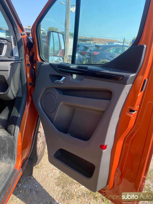 FORD Transit Custom 320 2.0 EcoBlue 6 POSTI 130 PC Combi + IVA 22%