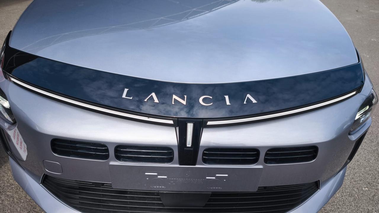 Lancia Ypsilon Hybrid e-DCT