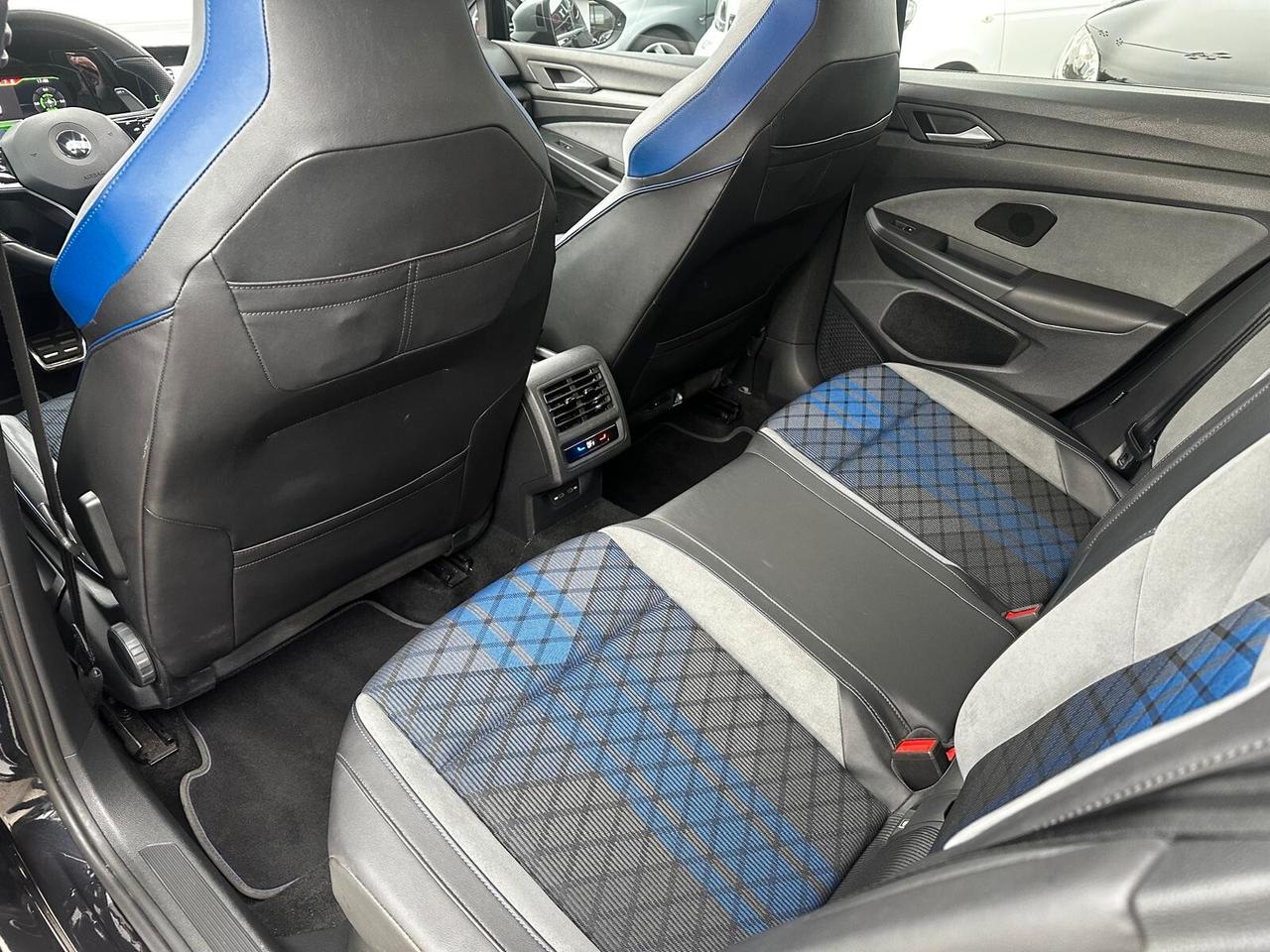 Volkswagen Golf R 2.0 TSI DSG 4Motion /PROMO/ TETTO/ IQ LIGHT/ HARMAN KARDON/ DRIFT MODE/ RETRO CAMERA/ PRONTA CONSEGNA
