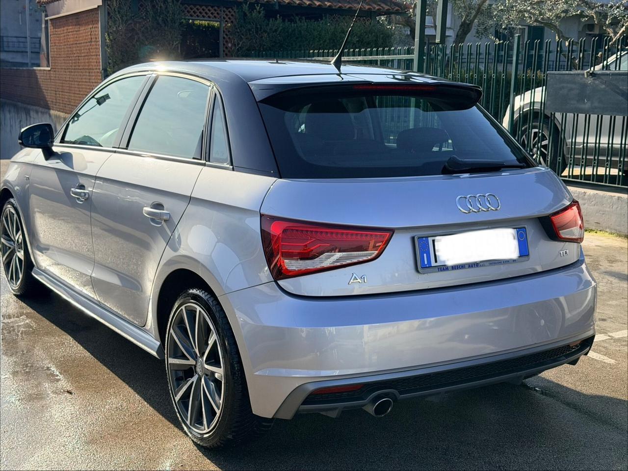 Audi A1 1.4 TDI Adrenalin bicolor