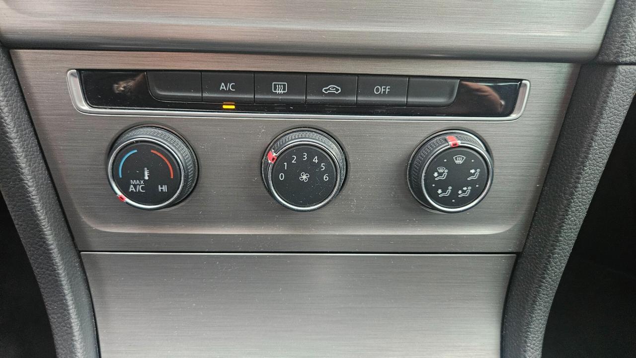 Volkswagen Golf Variant 1.6 tdi Comfortline 105CV CRUISE-SENSORI-