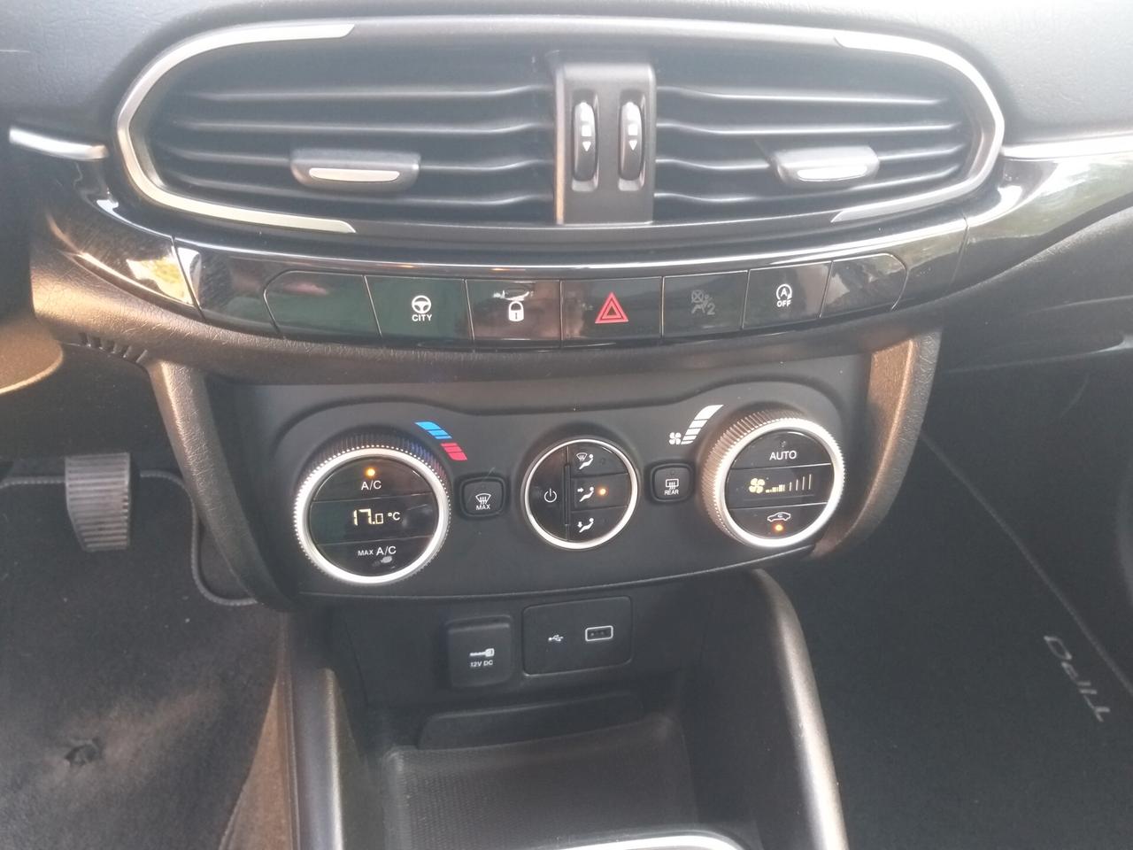 Fiat Tipo 1.6 Mjt S&S 5 porte Cross