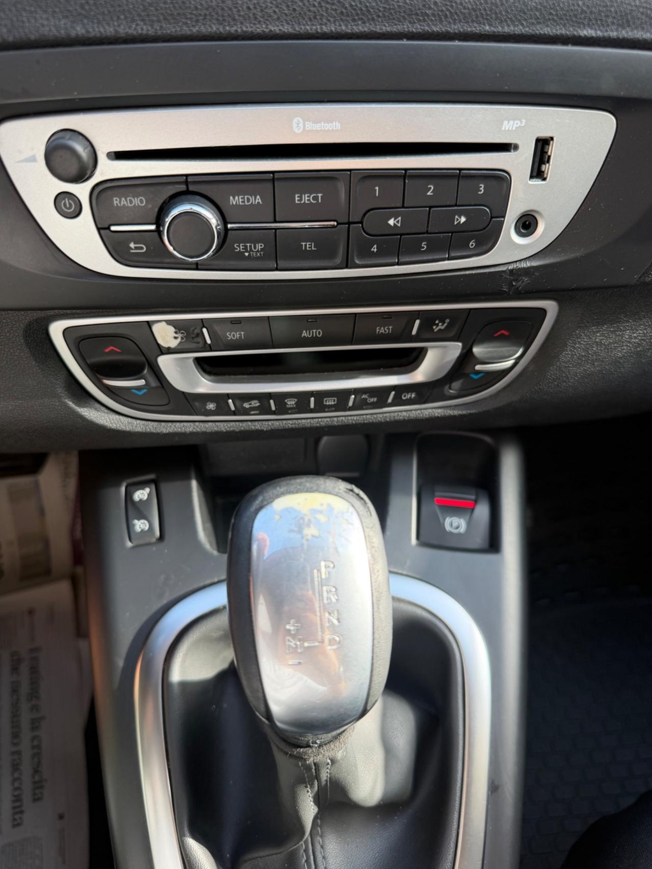 Renault Scenic Scénic XMod dCi 110 CV EDC Limited