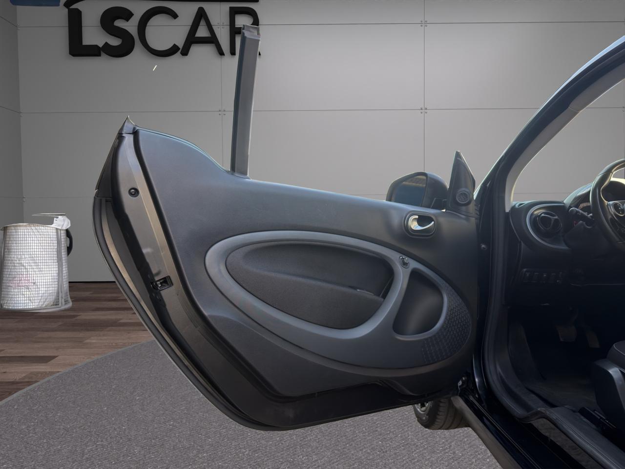 Smart forTwo 0.9 turbo Passion 90cv - Unico proprietario - Cerchi in lega - Luci Led - Tetto panoramico - Schermo Smart - Volante multifunzione - Sedili regolabili in altezza - Bracciolo centrale
