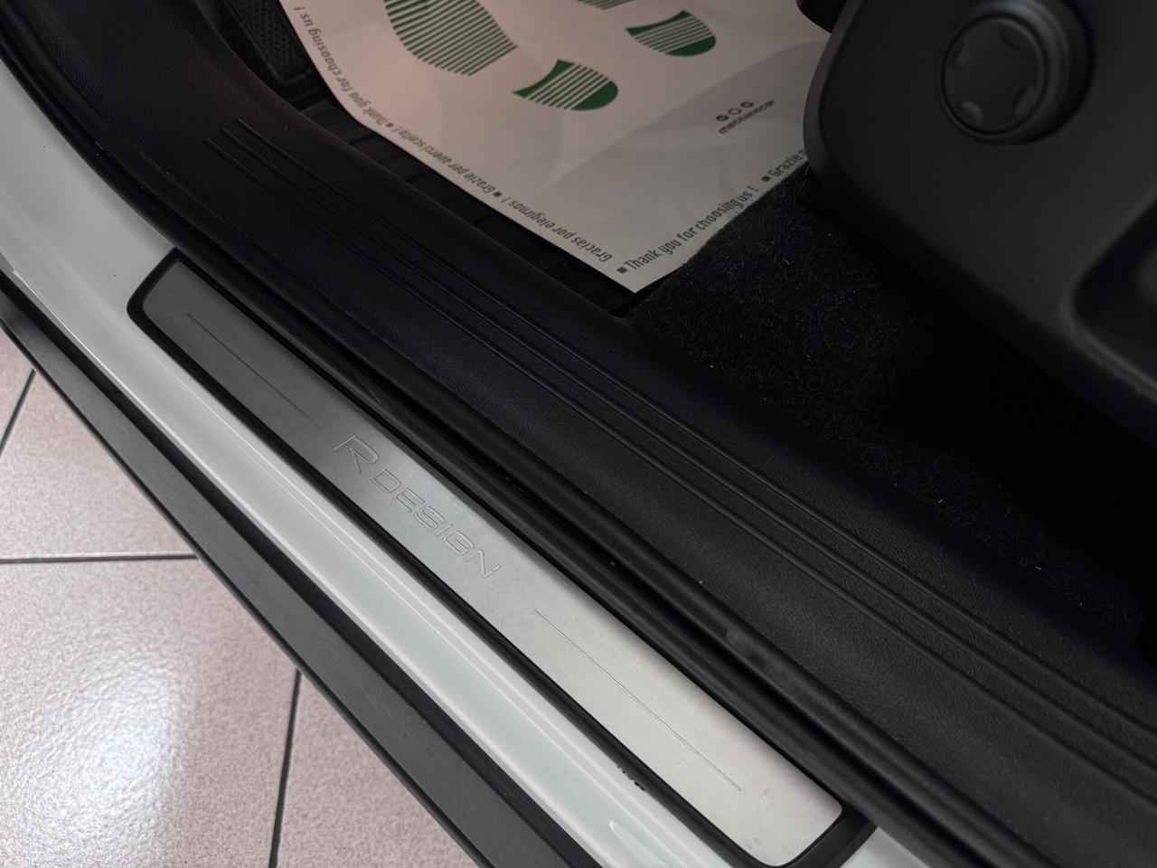 VOLVO XC40 2.0D 190cv GEARTRONIC 4WD R-DESIGN