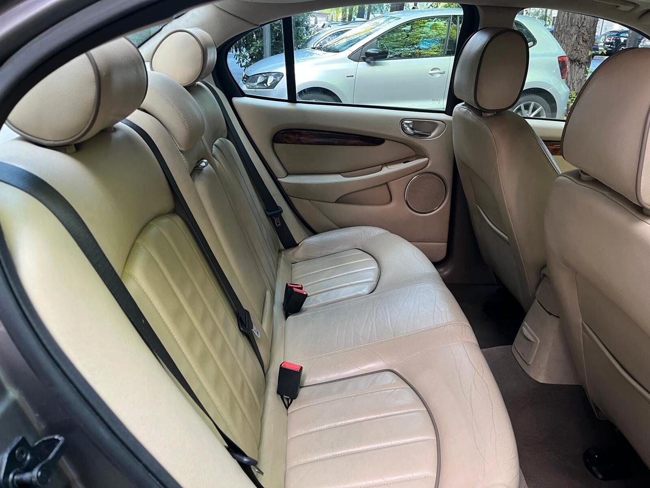 Jaguar X-Type 2.5 V6 24V cat Executive