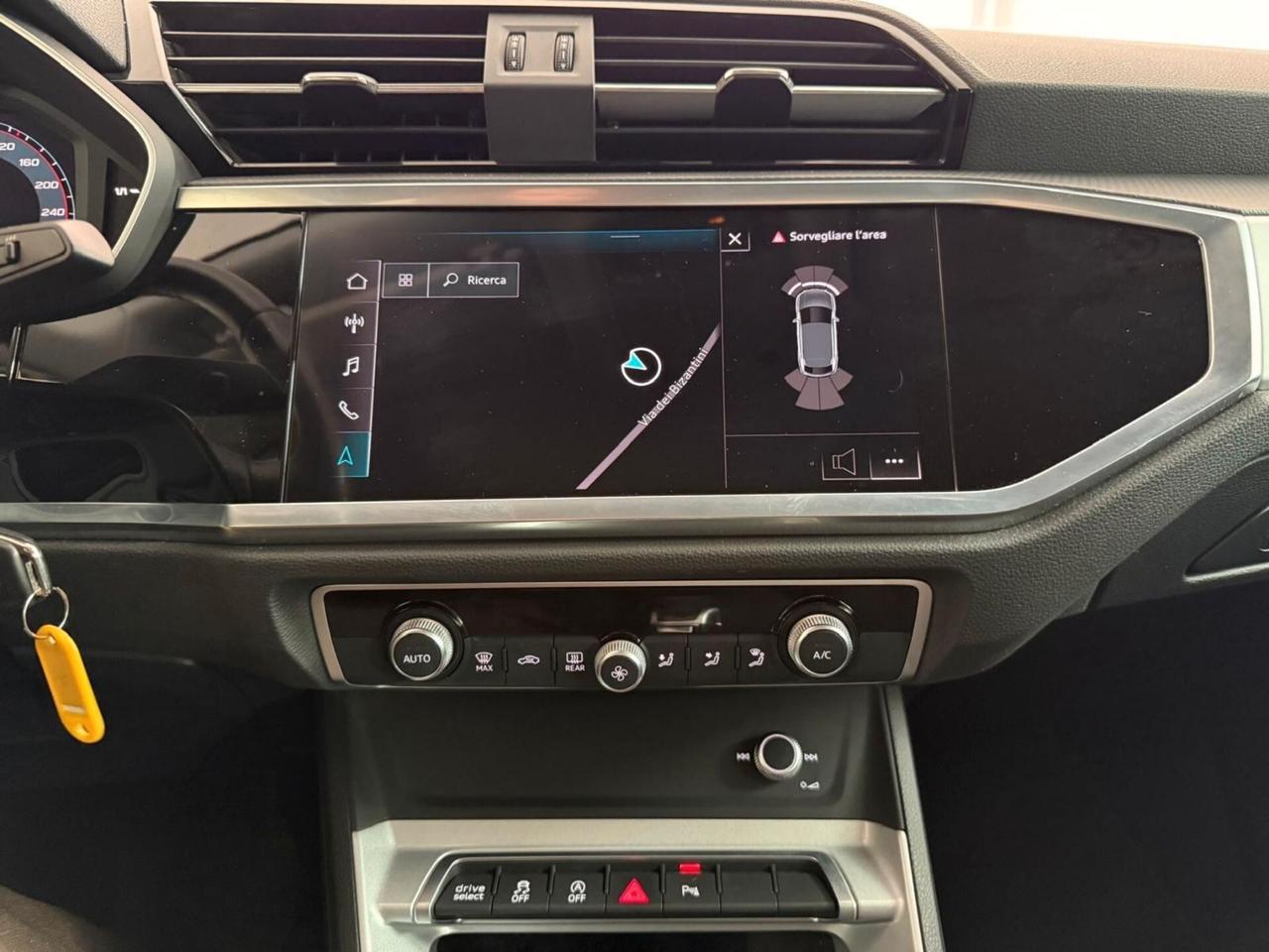 Audi Q3 35 TDI S tronic Business