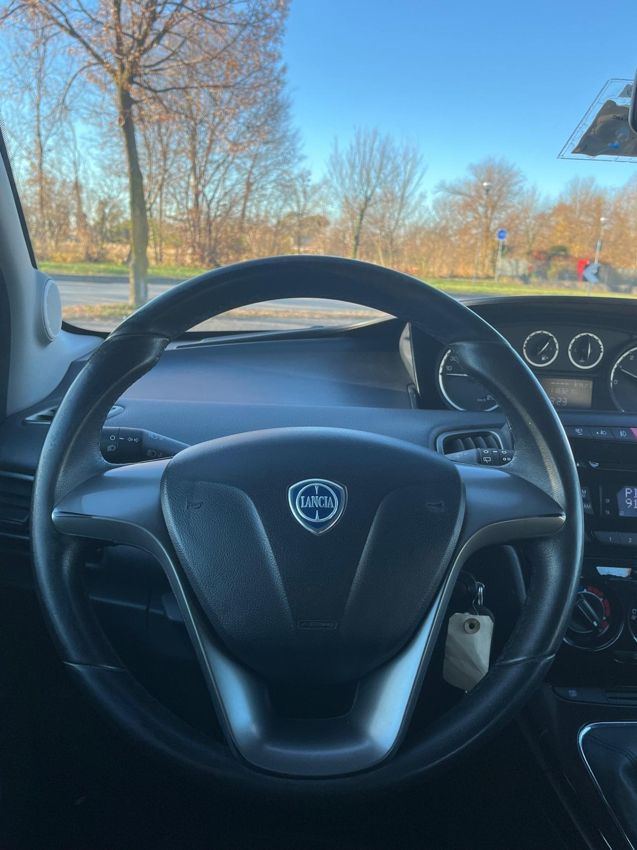 Lancia Ypsilon 1.2 69 CV Platinum