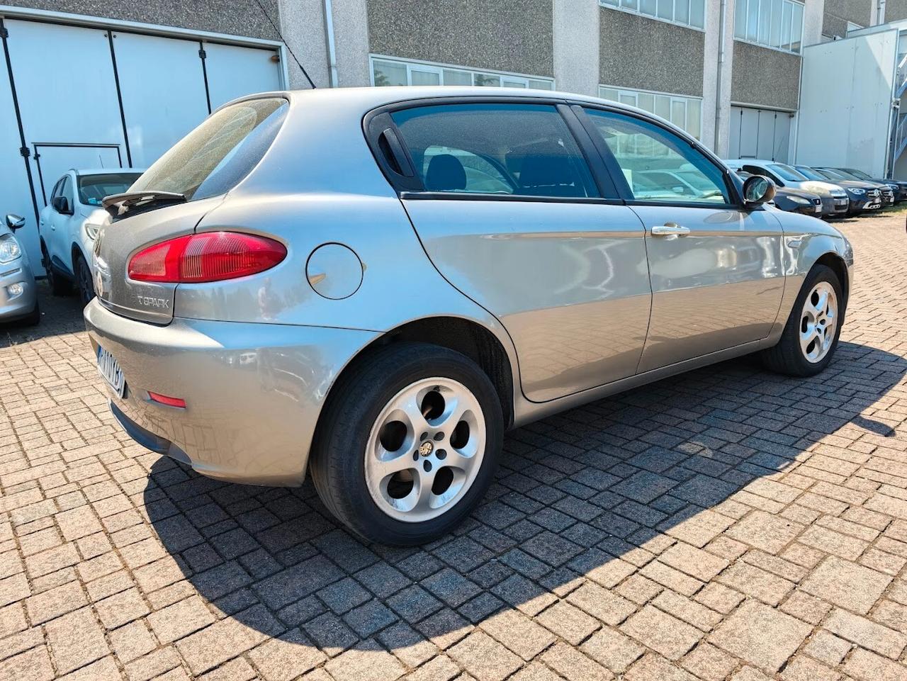 Alfa Romeo 147 1.6 16V TS (105) 5 porte Black Line