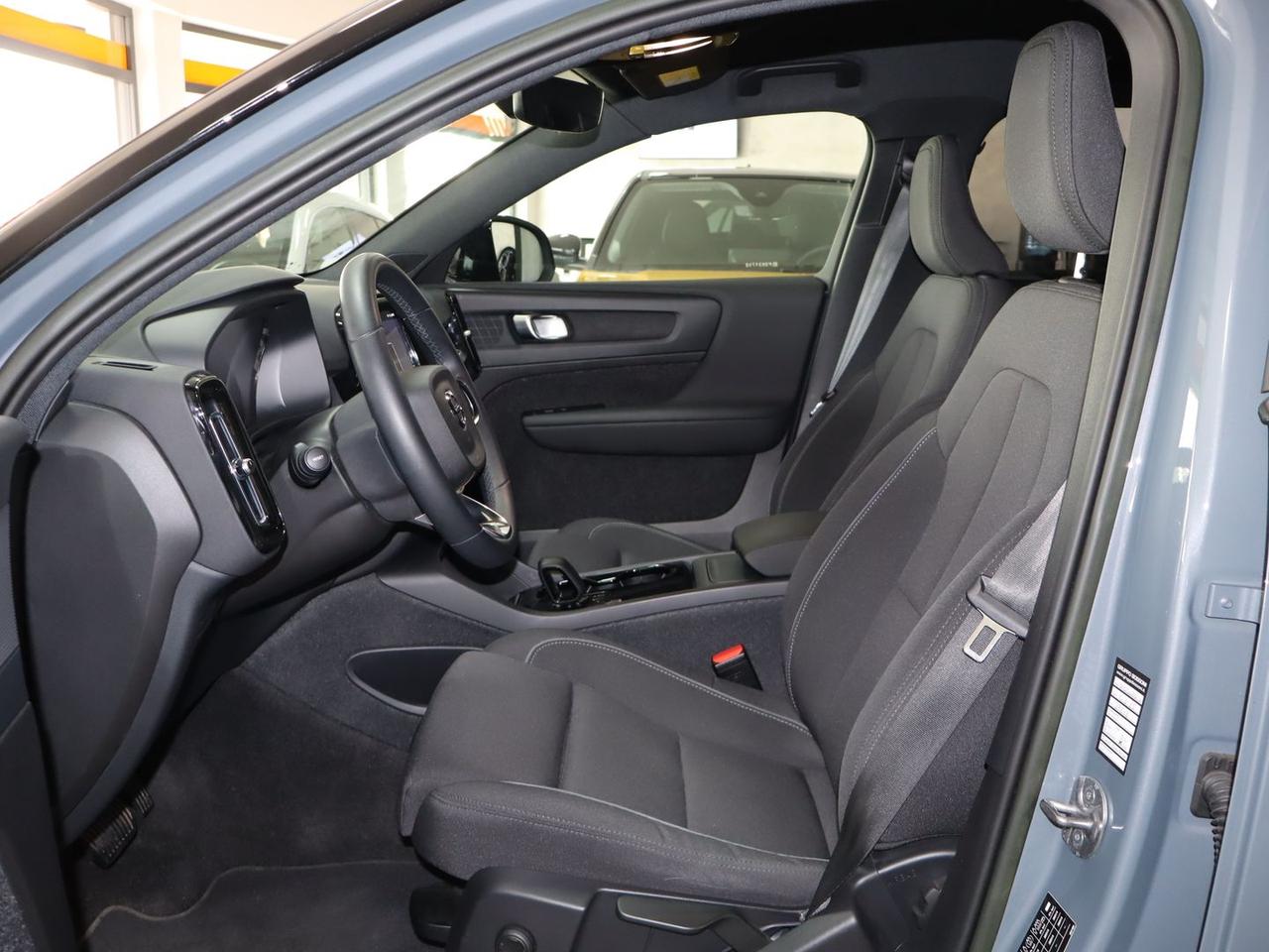 Volvo XC40 Core Recharge Pure #50780