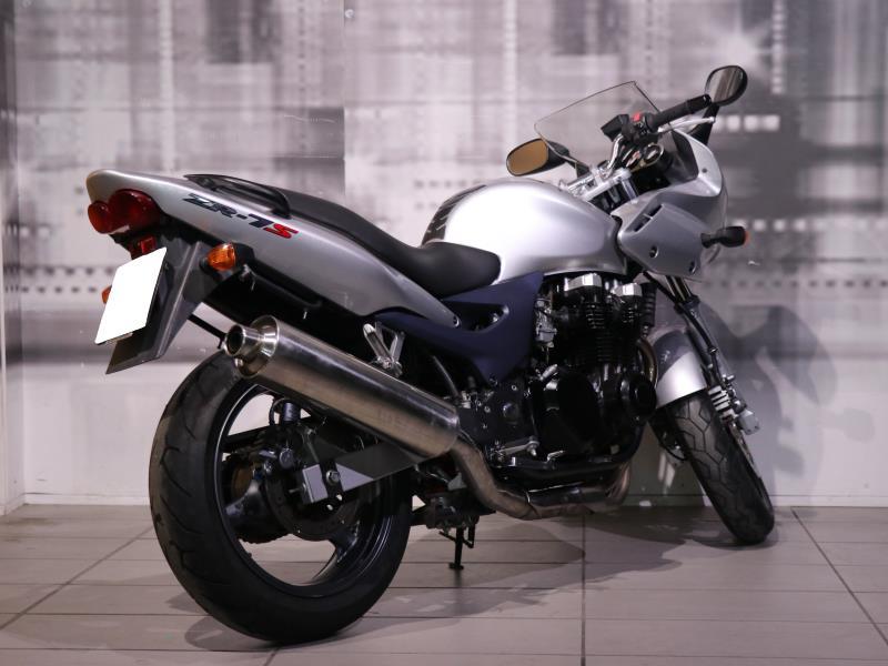 Kawasaki ZR 7 S