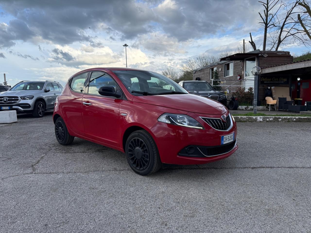 Lancia Ypsilon 1.0 FireFly 5 porte S&S Hybrid Ecochic Silver