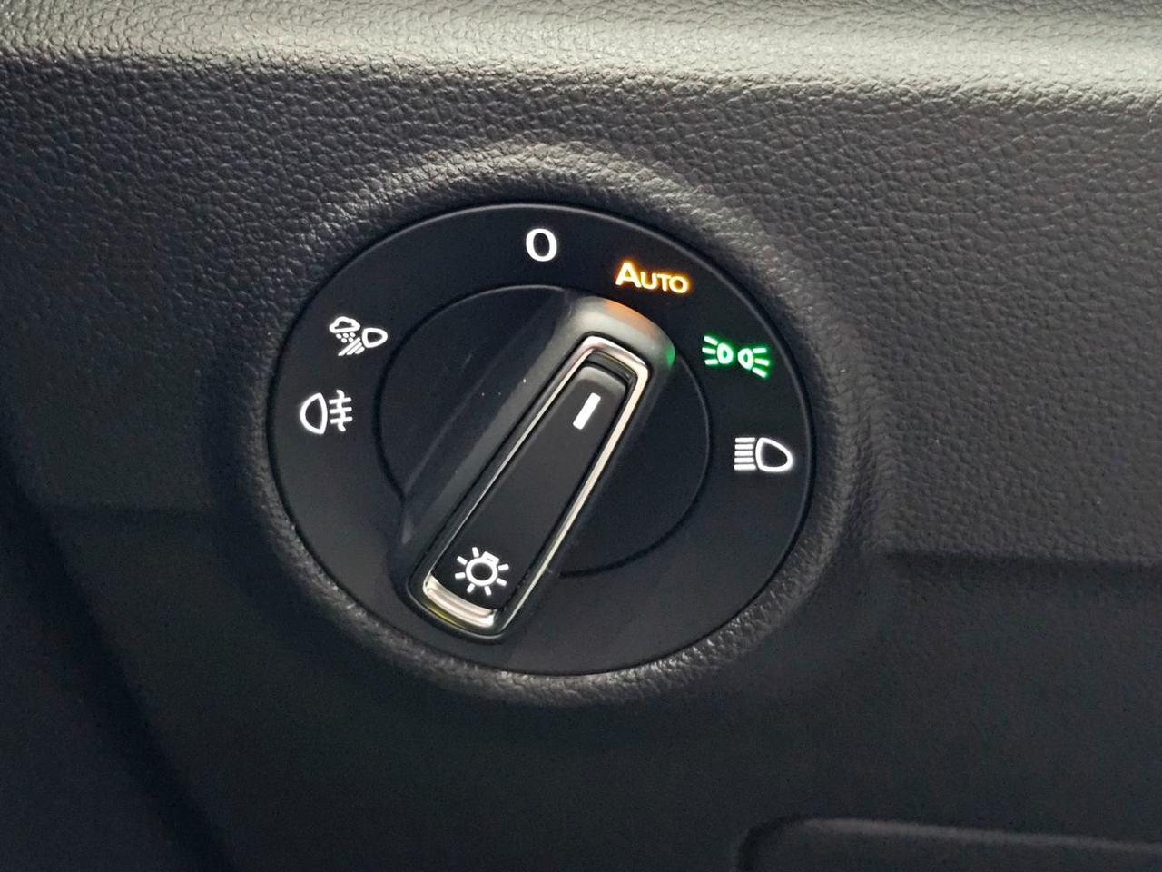 Volkswagen T-Roc Style C.17" Tetto Apribile Led Navi PDC Camera TDI