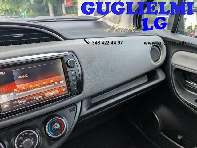 TOYOTA Yaris 1.3 5 porte Active Neopatentati
