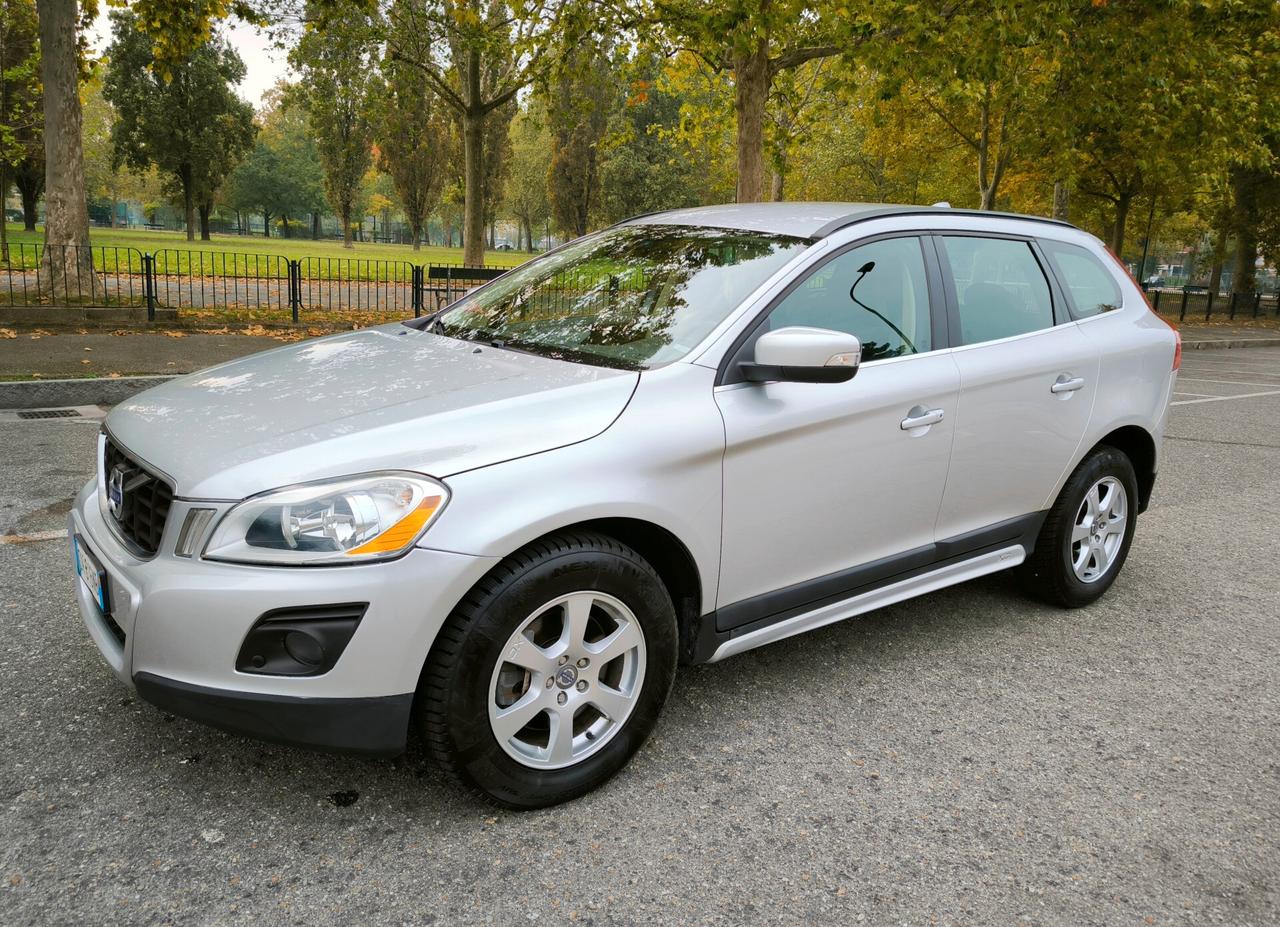 Volvo XC60 2.4 D 163 CV AWD Summum