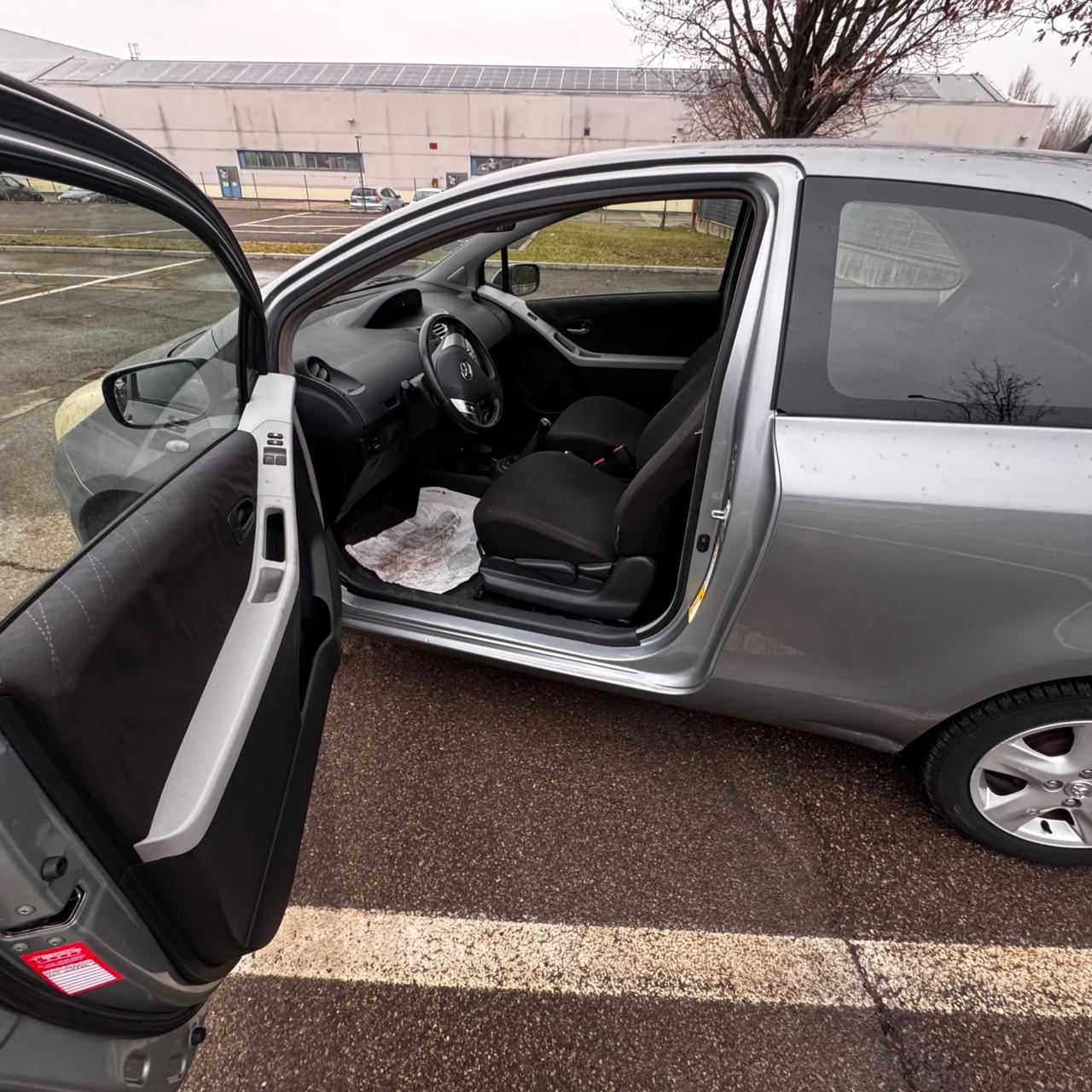 Toyota Yaris 1.0 3 porte Sol