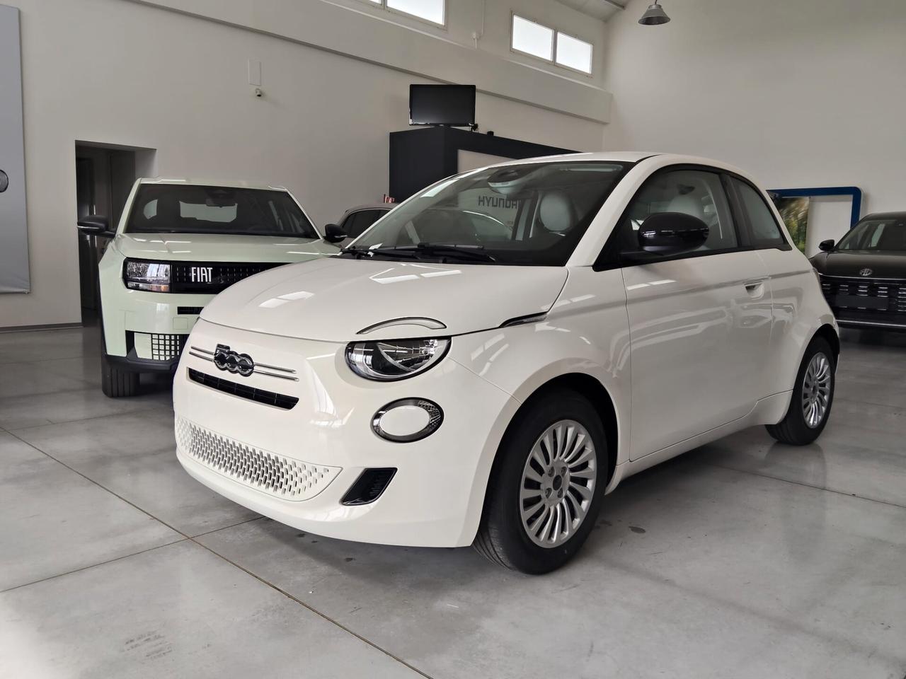 Fiat 500 Berlina Hybrid Pop