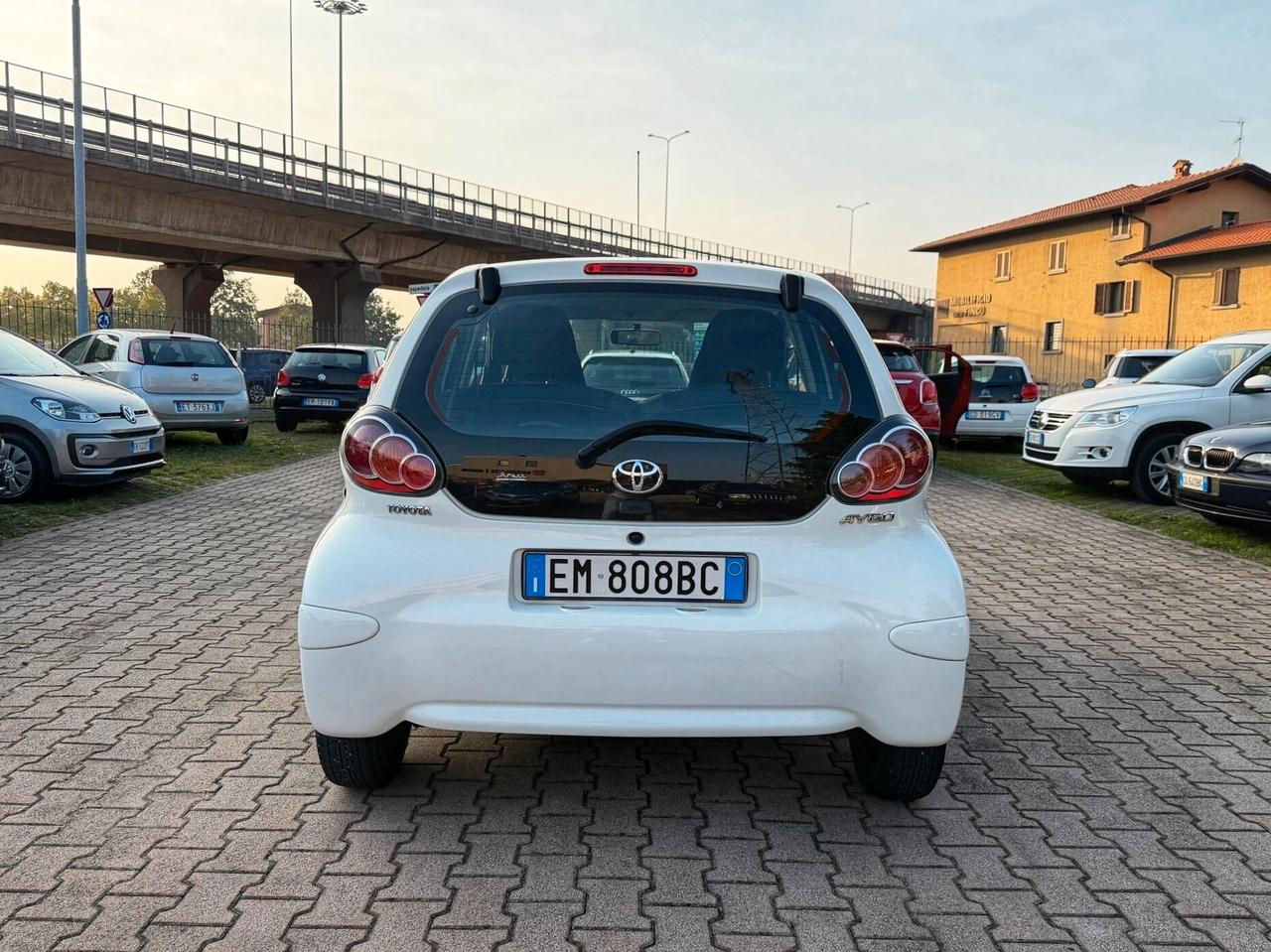 Toyota Aygo 1.0 12V VVT-i 5 porte AUTOMATICA