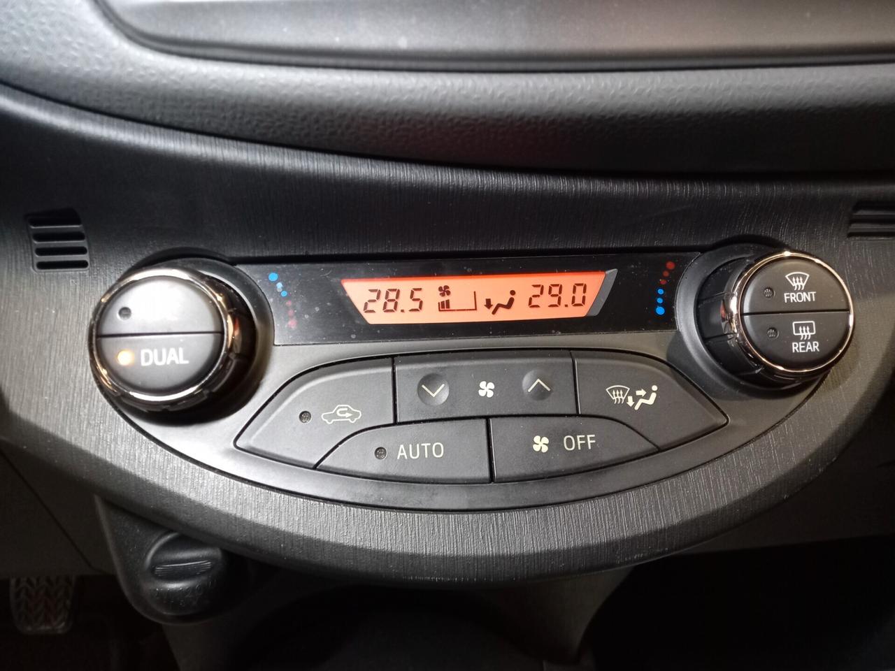 Toyota Yaris 1.0 5 porte Lounge