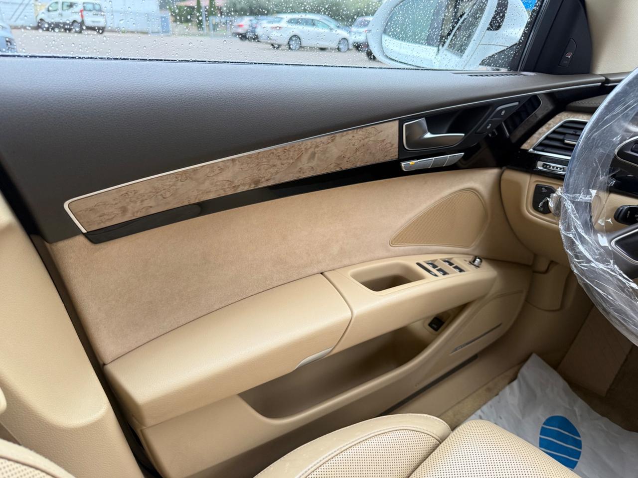 Audi A8 4.2 V8 TDI quattro tiptronic -