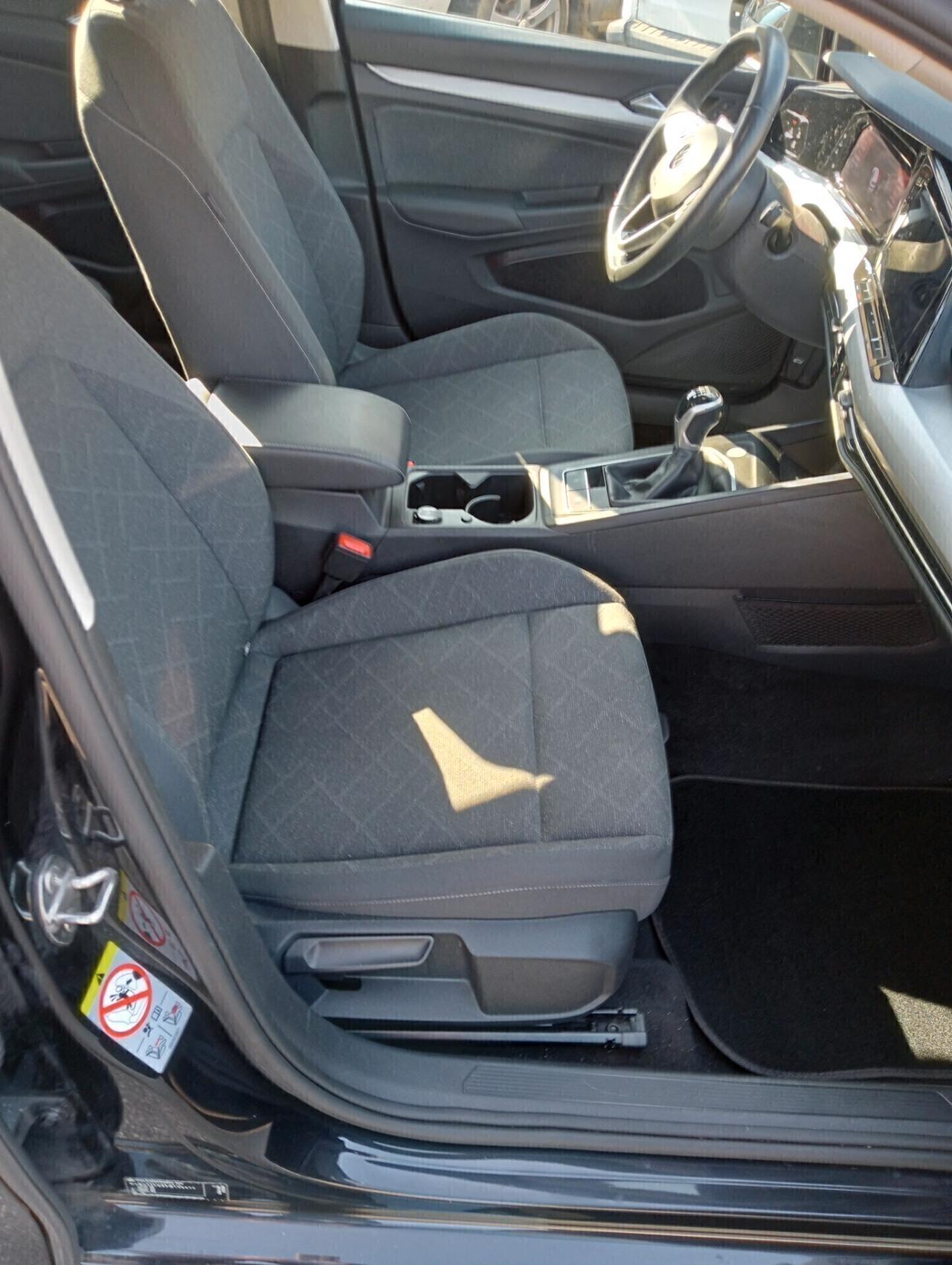 Volkswagen Golf 1.0 TSI EVO Life X Neopatentati