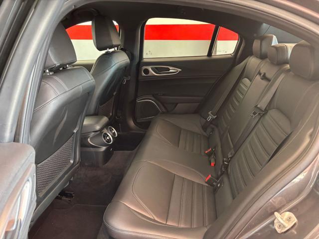 ALFA ROMEO Giulia 2.0 Turbo 280 CV AT8 AWD Q4 Veloce in arrivo