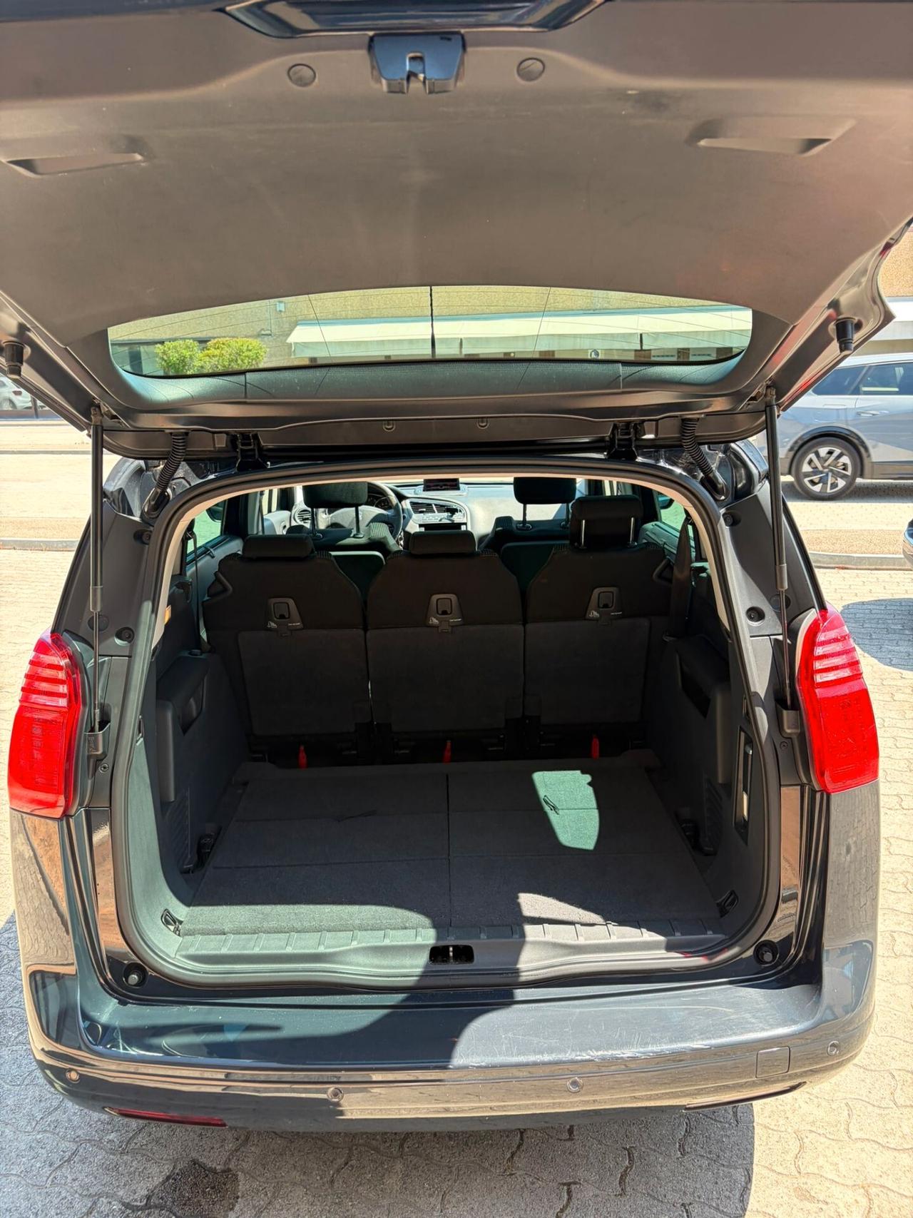 Peugeot 5008 2.0 HDi 150CV Tecno