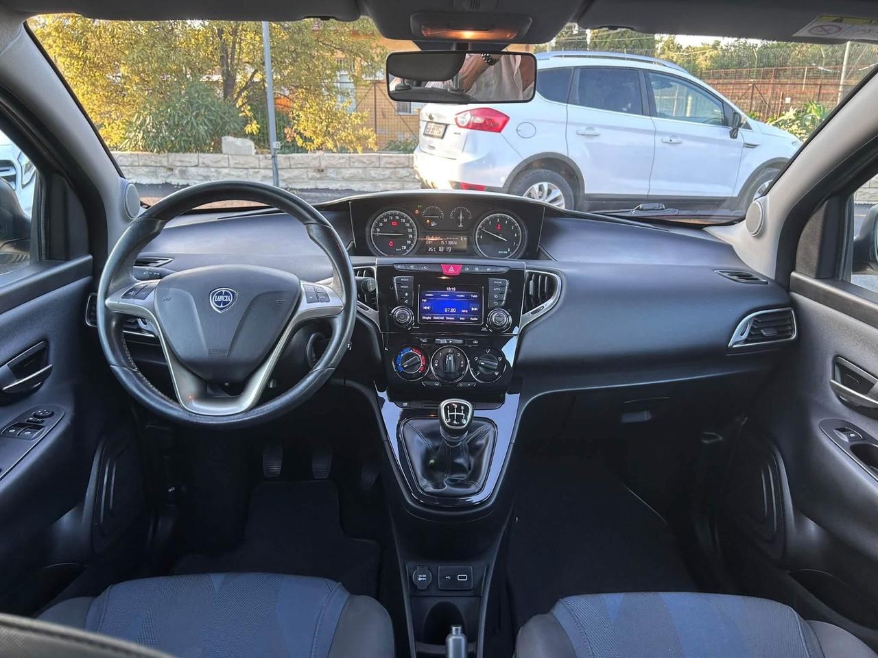 Lancia Ypsilon 1.2 69 CV 5 porte S&S Gold