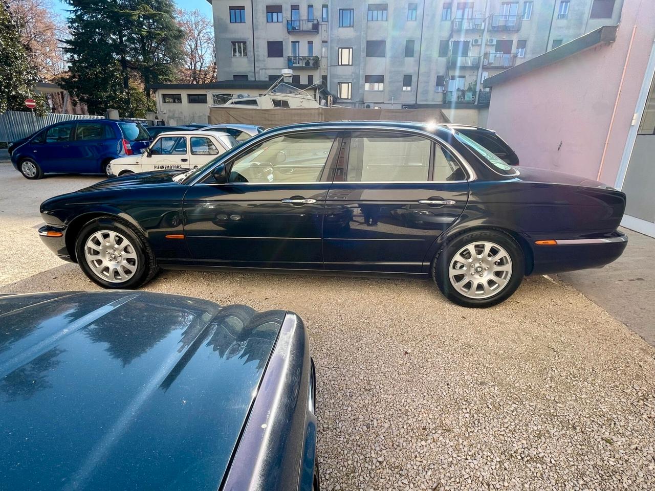 Jaguar XJ6 3.0 V6 238CVUNICOPROPRIETARIO