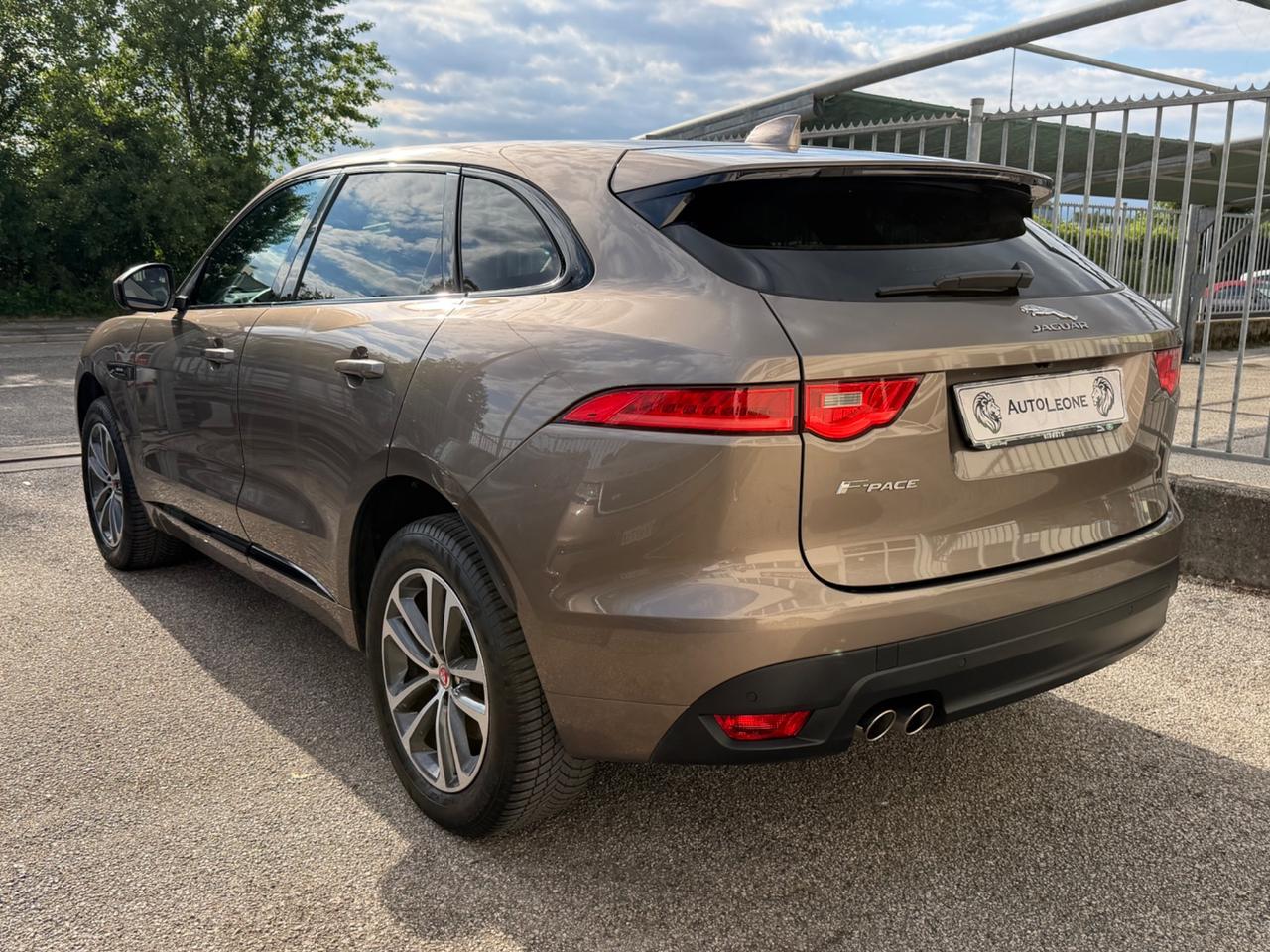 Jaguar F-Pace 2.0 D 180 CV AWD aut. R-Sport
