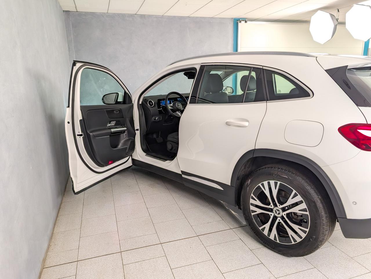 Mercedes-Benz 180 Automatic Progressive Advanced