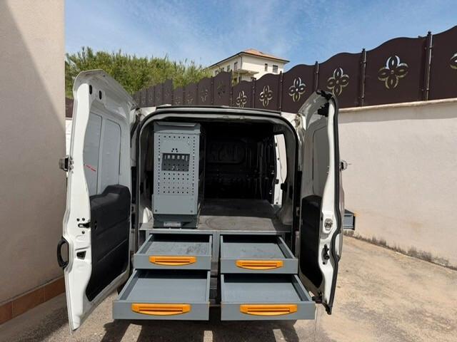 Fiat Doblo METANO 1.4 T.JET 120CV CLIMA CRUISE CAR PLAY