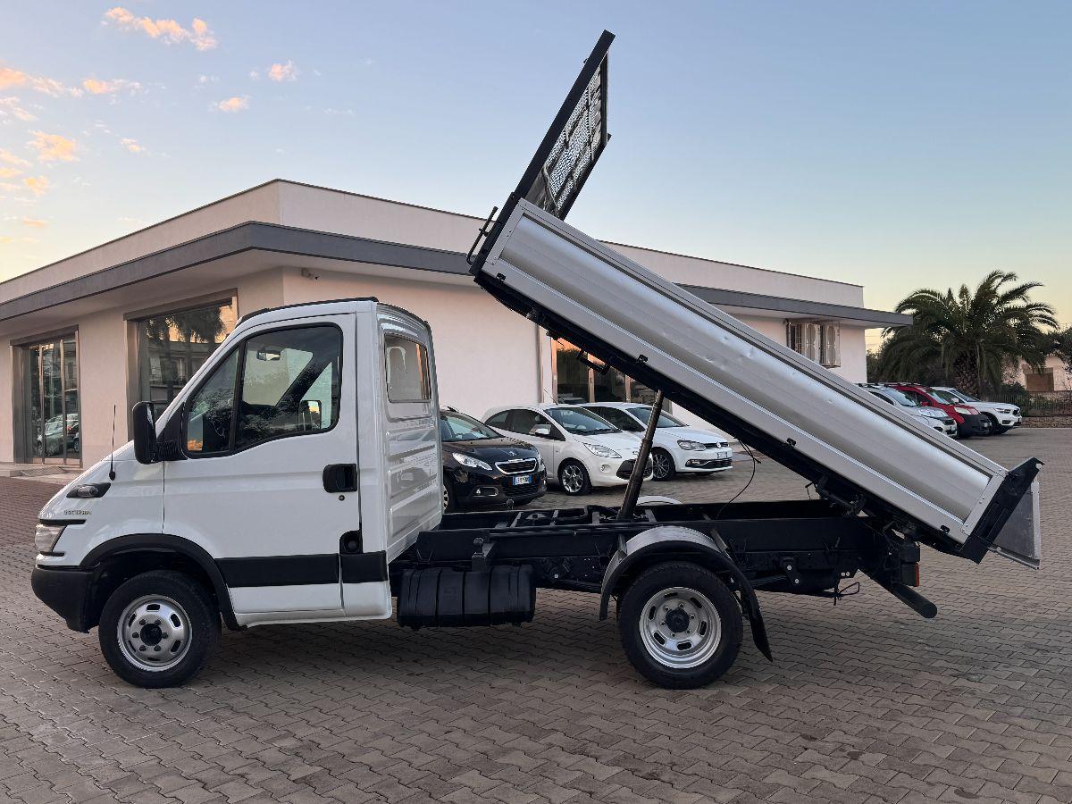 IVECO Daily 35 C12 RIBALTABILE TRILATERALE