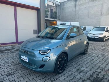 Fiat 500e 3+1 42 kWh La Prima