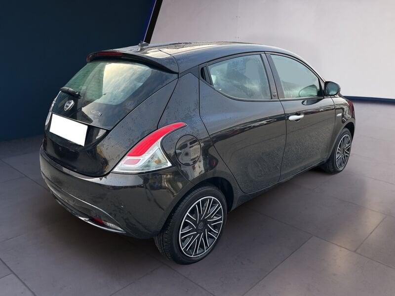 Lancia Ypsilon III 2015 1.0 hybrid Gold s&s 70cv