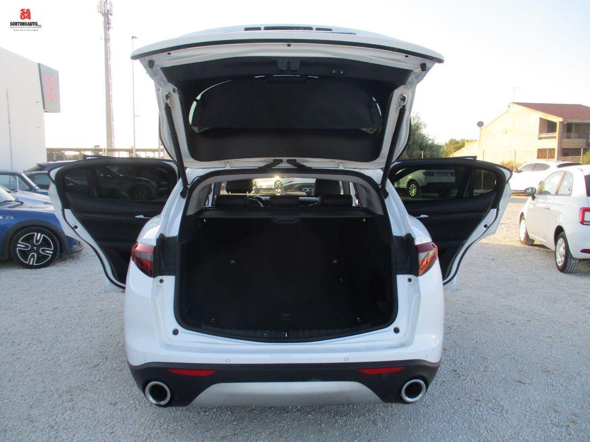 A.R.Stelvio 2.2 T.diesel 210cv AT8 Q4 Exec.-2018 FULL