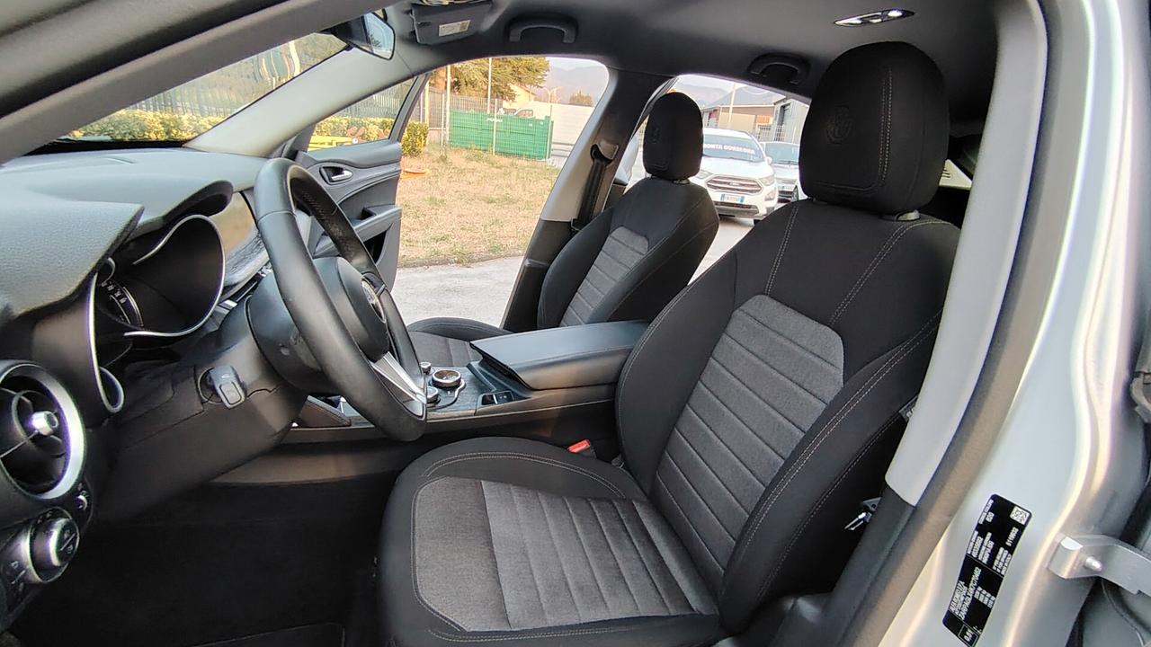 Alfa Romeo Stelvio 2.2 Turbodiesel 160 CV AT8 RWD Business
