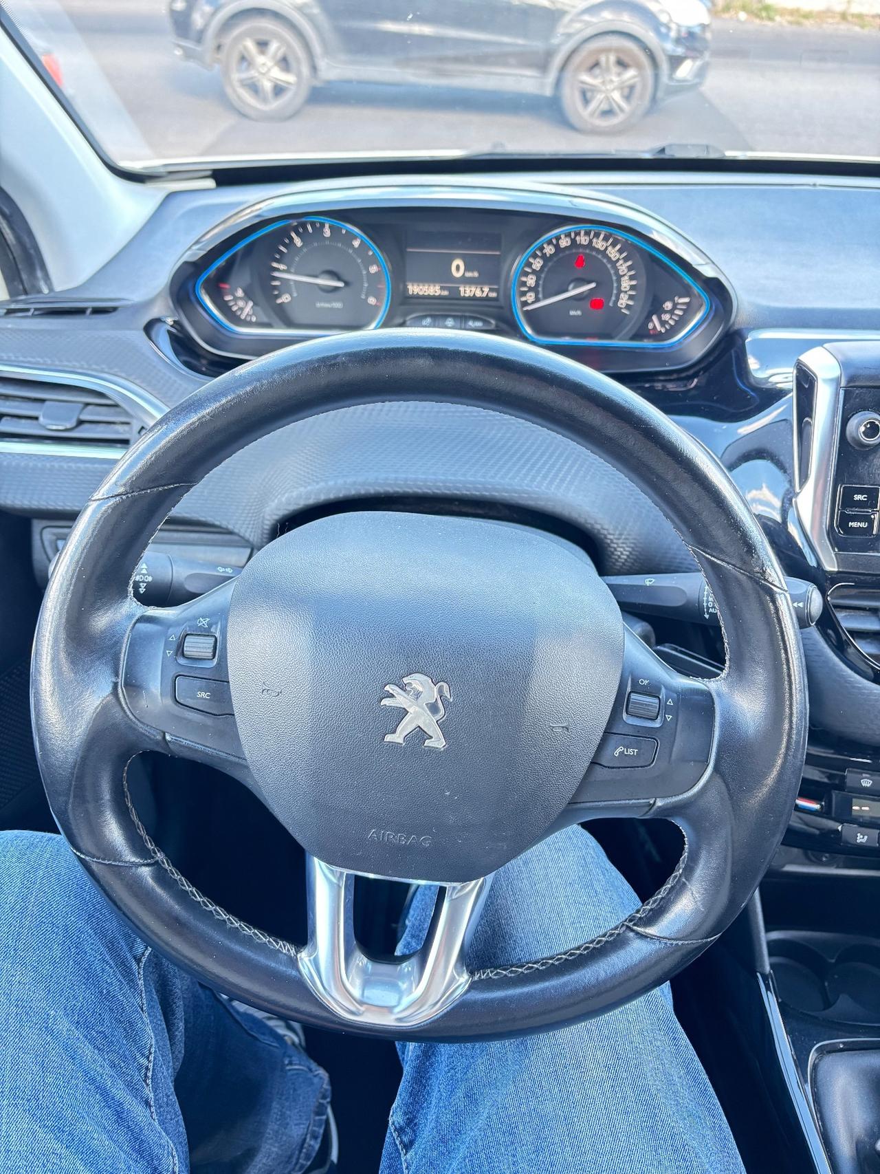 Peugeot 2008 BlueHDi 100 Allure