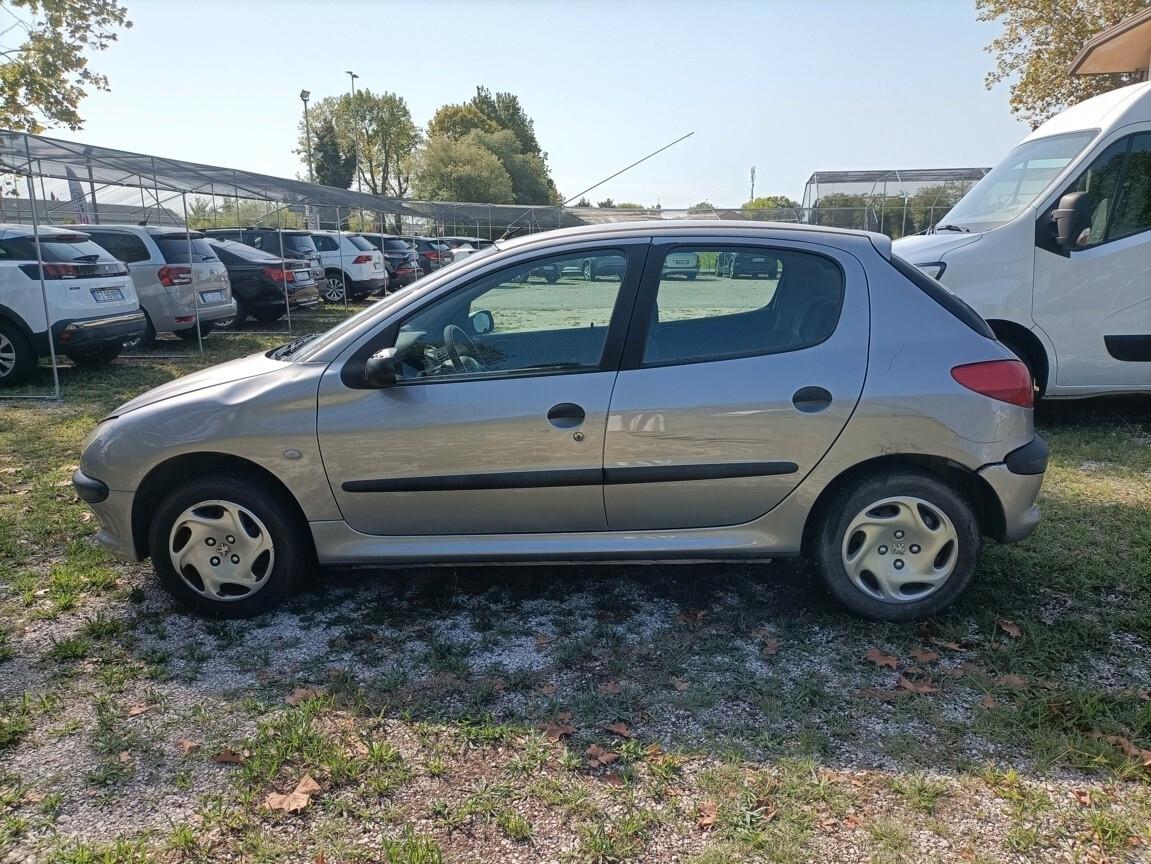 Peugeot 206 1.4 5p. X-Line