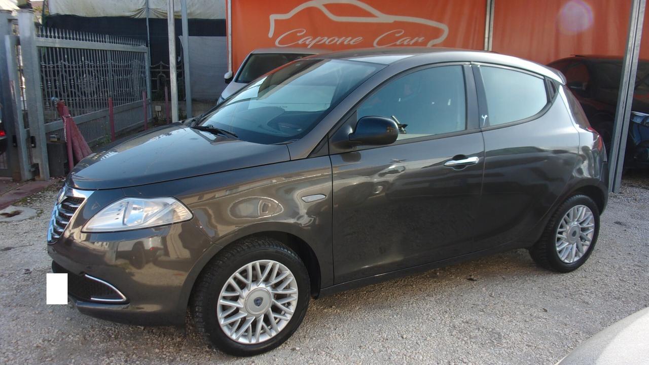 Lancia Ypsilon 1.2 69 CV 5 porte S&S Gold