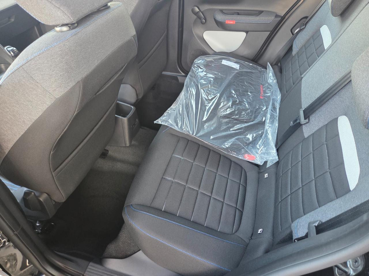 Citroen C3 PLUS 100 CV KM0 TETTO BIANCO NESSUN OBBLIGO FINANZIARIO